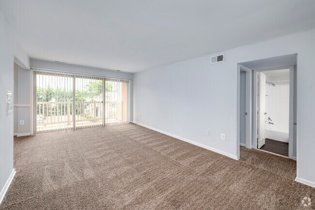 2BR, 1BA – 760SF - Living Room - Parke Cheverly