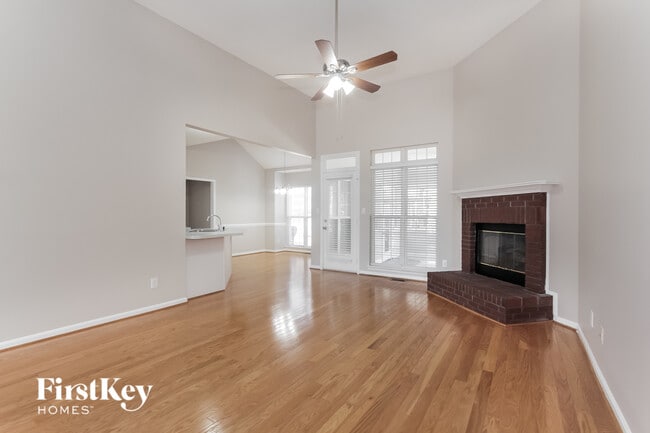 Photo - 563 Gatsby Pl NW