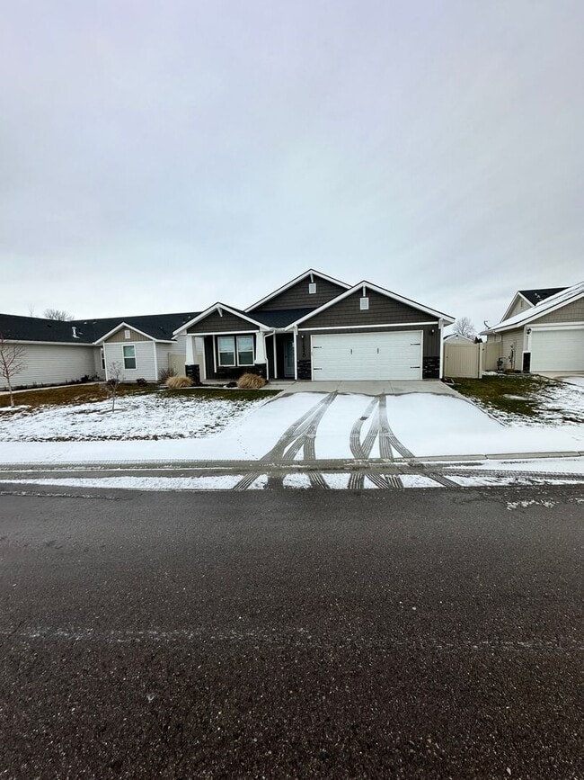 Photo - 3 Bedrooms, 2 bathrooms, 2 car garage with Fenced in Backyard built in 2018