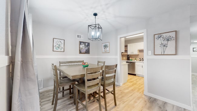 Photo - 1217 S Victor St