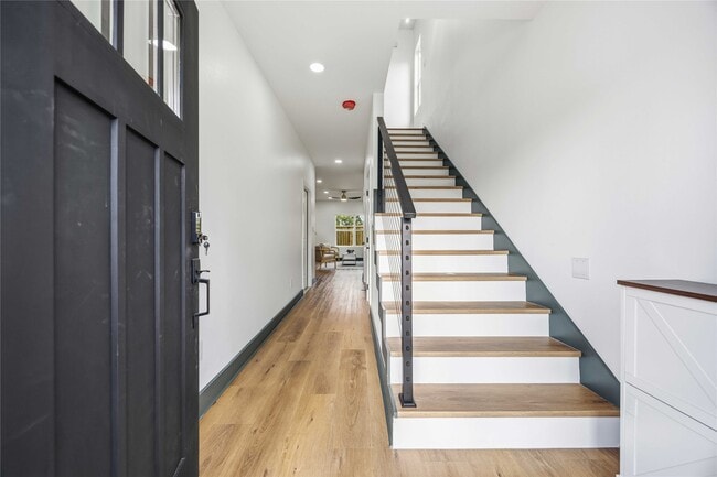 Photo - 7117 Springdale St