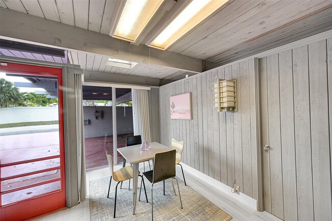 Photo - 234 Pine Ave