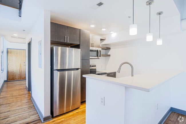 1BR, 1BA - 759SF - Kitchen
