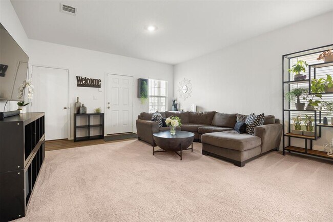 Photo - 257 Muscovy Dr