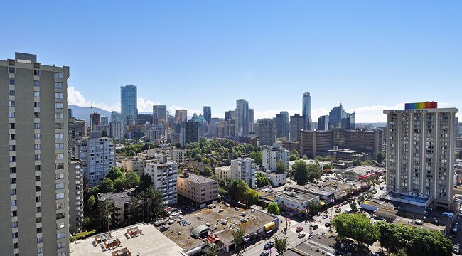 Building Photo - Hendry House Unit 01205