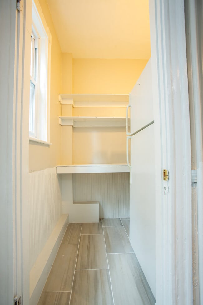 Photo - 27 Ashford St Unit 2