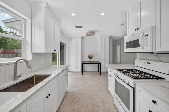 Photo - 3131 SW 20th Ct