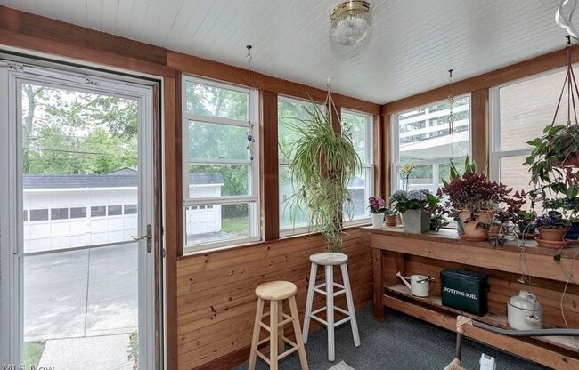 Photo - 13582 Cedar Rd Unidad Downstairs