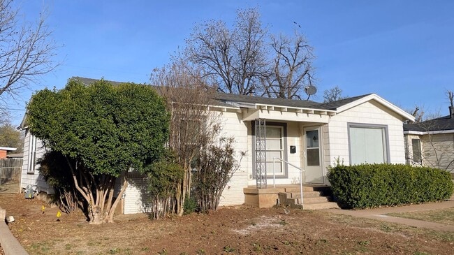 Photo - Freshly Renovated 3BR/2BA Gem in Snyder!