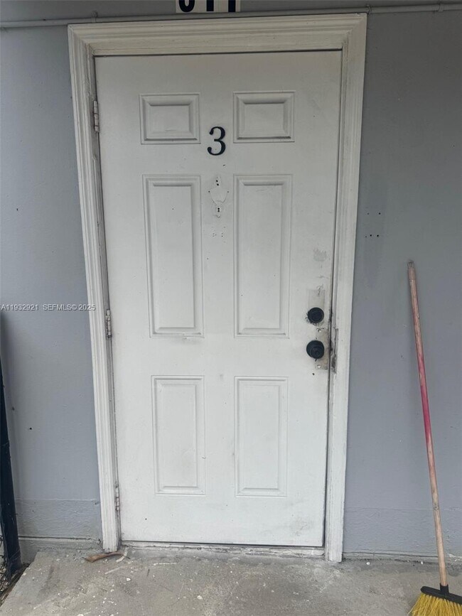 Photo - 611 S 24th Ave Unidad 3