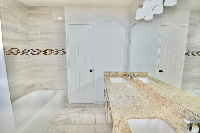 Photo - 2020 Ward St