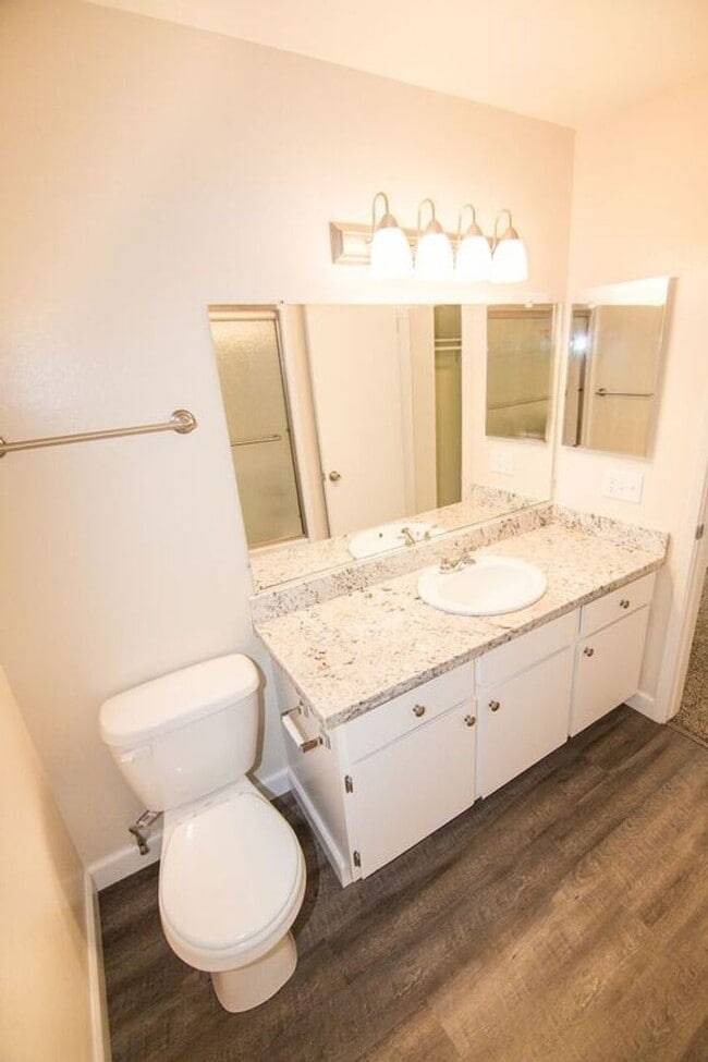 Photo - Twelve Oaks Apartments
