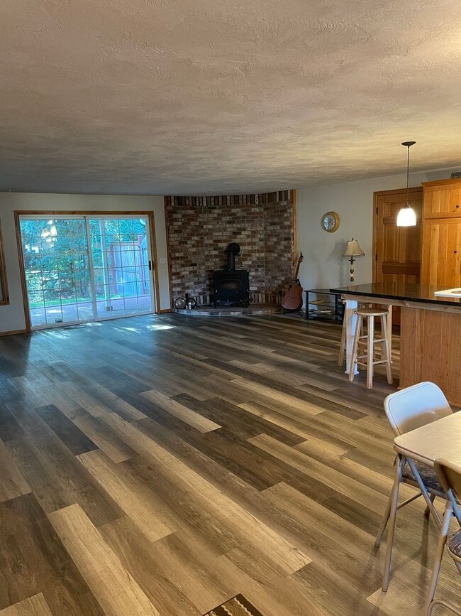 Photo - Beautifully updated 2 bedroom 2 bath house!