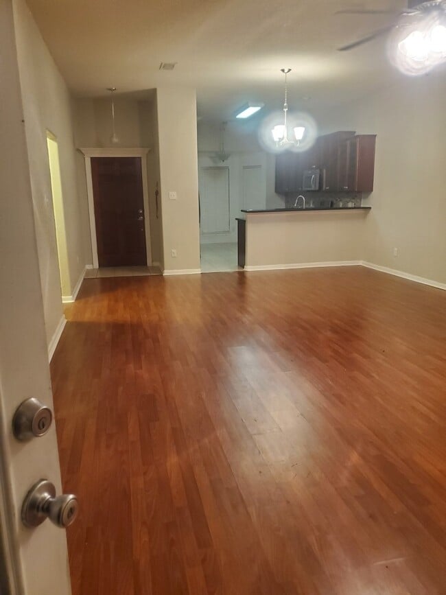 Photo - 254 Maple Ln