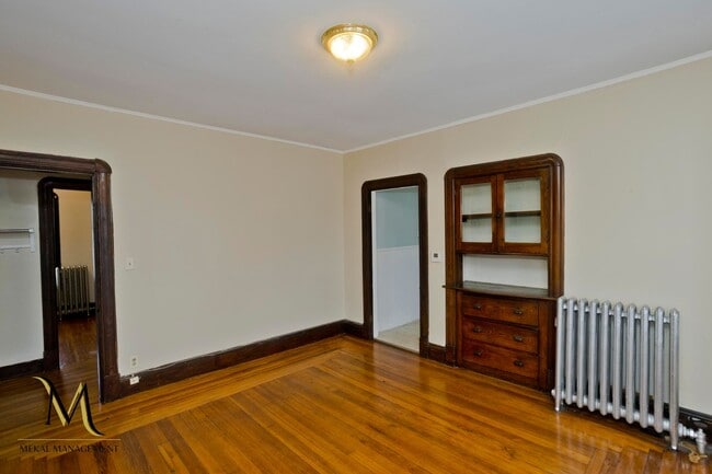 43 Elmdale St Unit 2