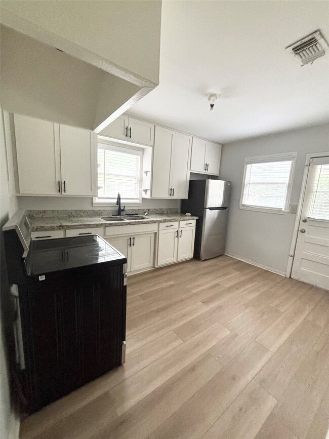 Photo - 1519 Leaman Ave