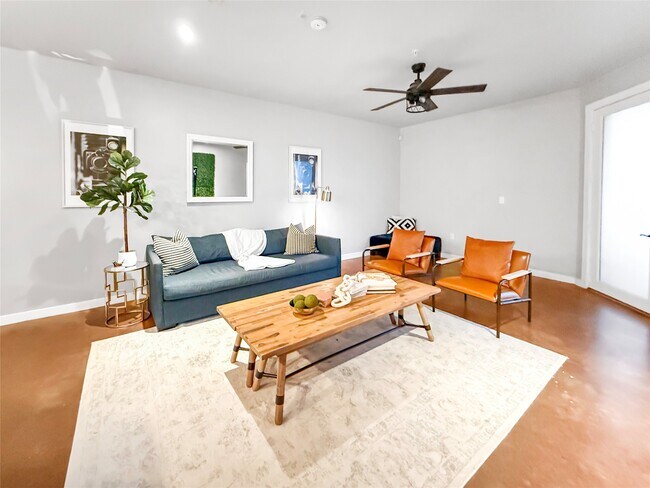 Photo - 2216 Chenevert St Unidad 4