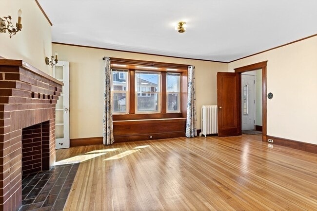 Building Photo - 64 Beaumont St