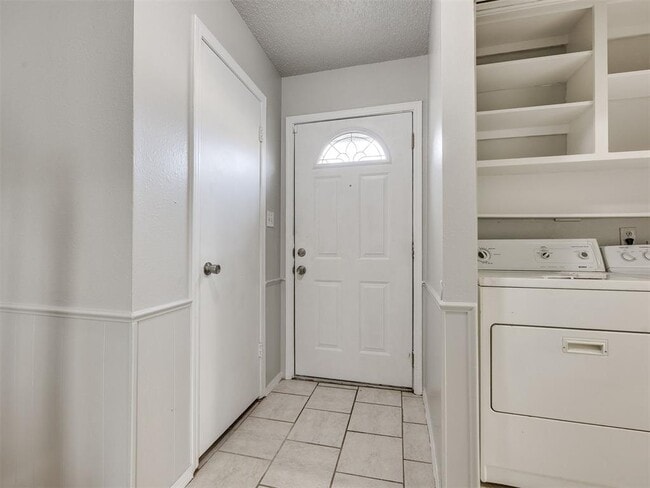 Photo - 1402 Bill Carrol Dr