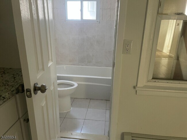 Photo - 345 Sussex St