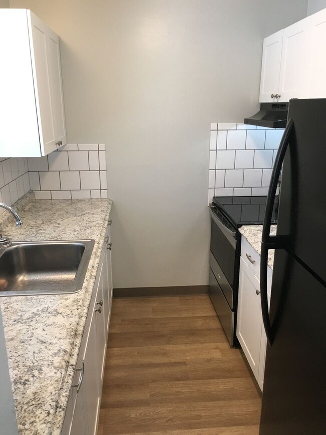 Building Photo - Vero Beach 2 Bedroom 1 Bath Unit 575-01