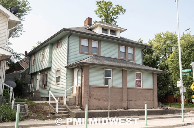 Building Photo - 2201 E New York St Unit 2201-B