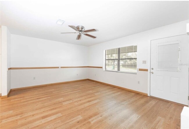 Photo - 301 Curry St