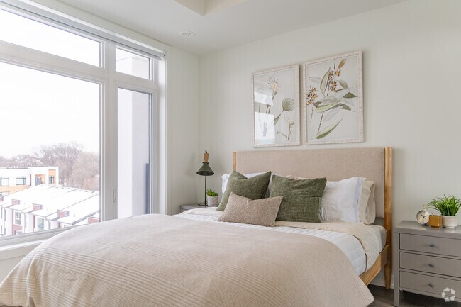 1BR, 1BA - 590SF - Bedroom - Daniels Keelesdale