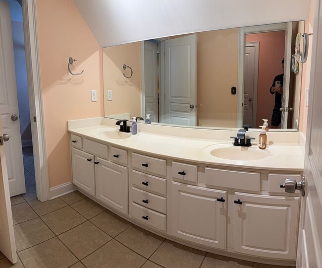 Photo - 4 BED/2 BATH PRIVATE DECATUR ESTATE FOR LE...