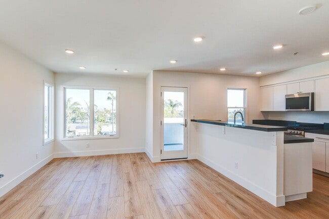 Photo - Now Leasing at The Gardens on Bancroft – W... Unit 3944-301