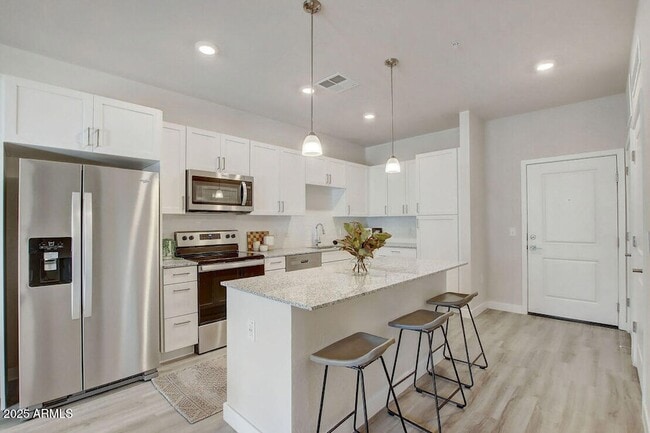 Photo - 28201 N Black Cyn Hwy Unit 2