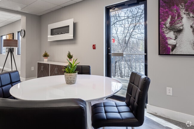 Lounge / Office