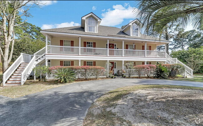 Building Photo - Duplex Apartment Close to Downtown Bluffton! Unit A
