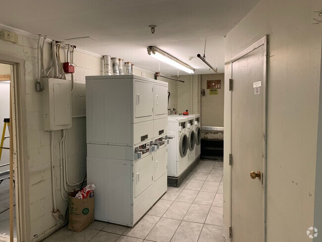 Building Photo - 39 Symphony Rd Unit 18 Rental