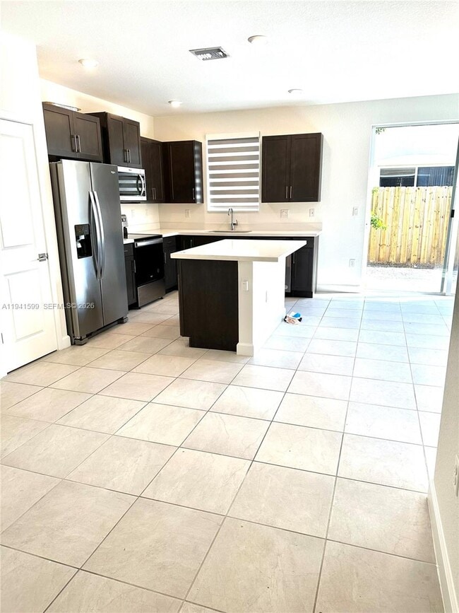 Photo - 2418 SE 10th St