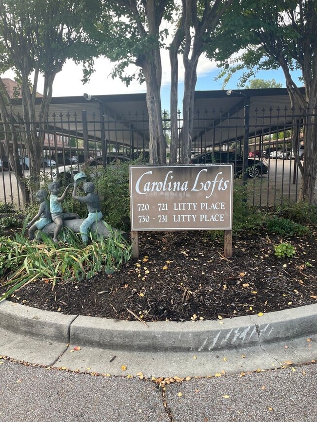 Building Photo - Studio w/ In-Unit Laundry near Tom Lee Park Unit 102