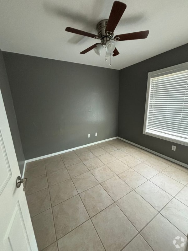 Building Photo - 4025 E St Charles Ave Rental