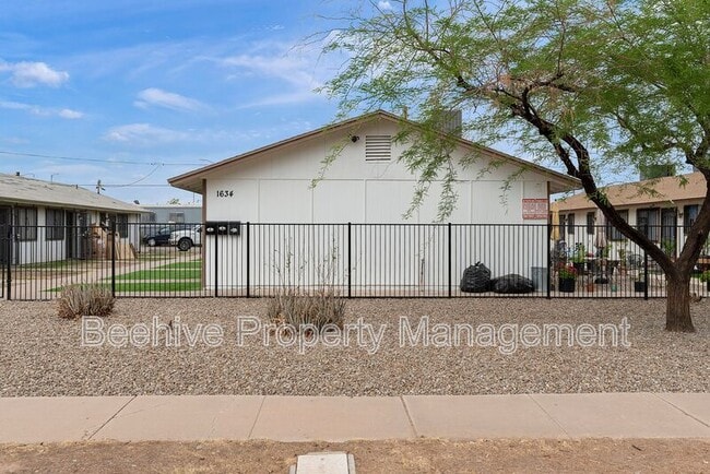 Photo - 1634 E Monroe St