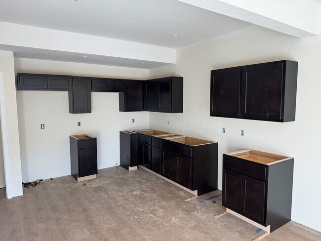 Building Photo - 4919-4921 Silver Mill Dr. Unit 4919 Silver Mill Dr.