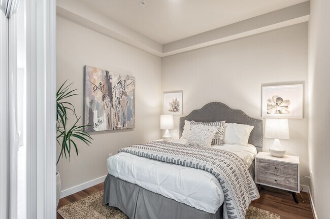 Alcove Bedroom - Marquee Apartments