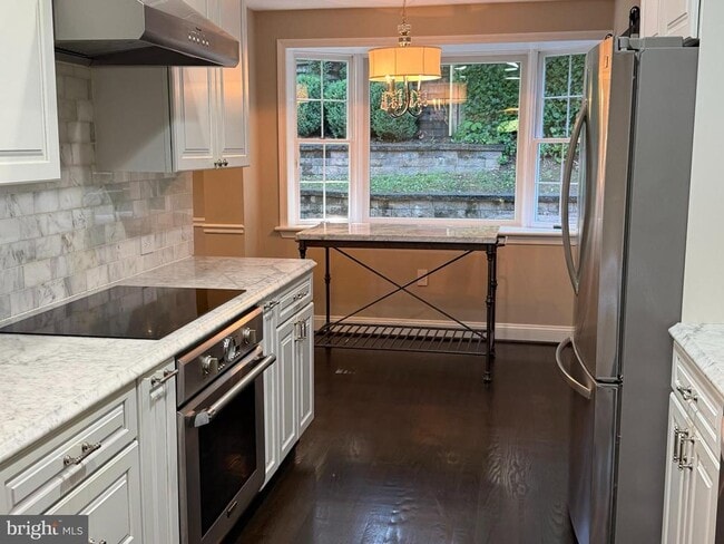 Photo - 7301 Pinehurst Pkwy
