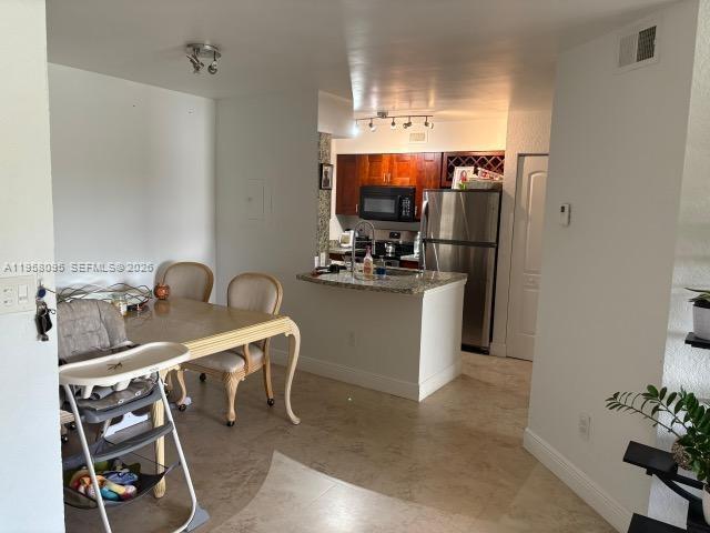 Photo - 2880 N Oakland Forest Dr Unit 206