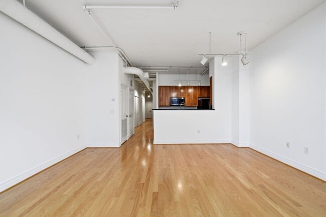 Photo - Experience refined urban living in this rarely available one bedroom residence in the coveted Sta...