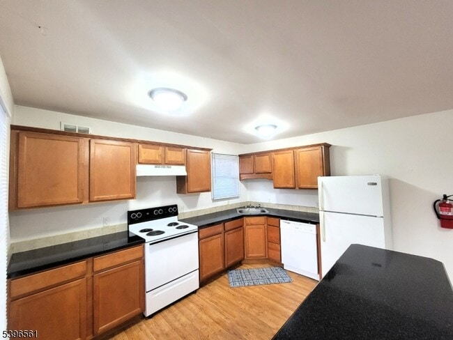 Building Photo - 272 US-206 Unit C