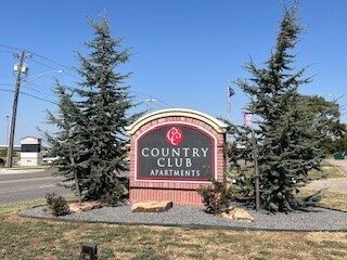 Country Club Apartments - Country Club Apartments