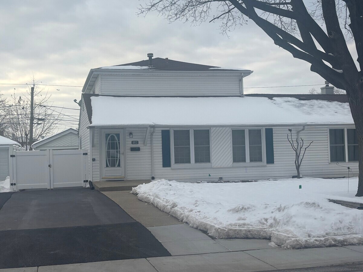 Photo - 8912 S Ryan Rd