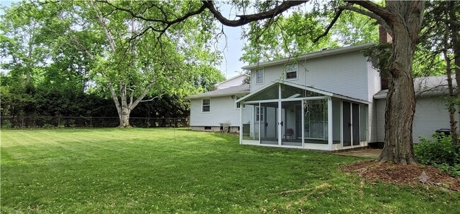 28 Candlewood Dr