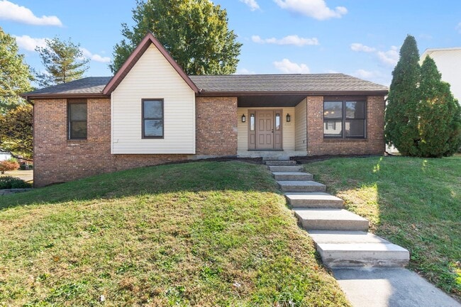 Building Photo - Spacious House in Cape Girardeau, Alma Schrader School District