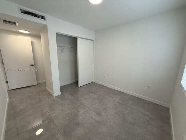 Photo - 14752 NE 6th Ave Unidad 109 Rental