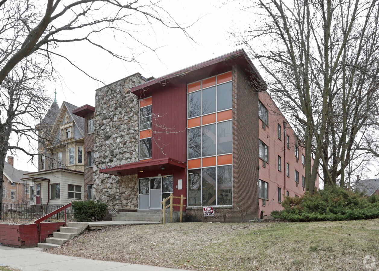 Photo - 3017 W Highland Blvd Apartments